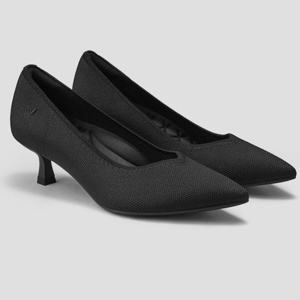 NWOT Vivaia Scarlett Black Pointed-Toe Kitten Classic Minimalist Heels EU37 ~6.5